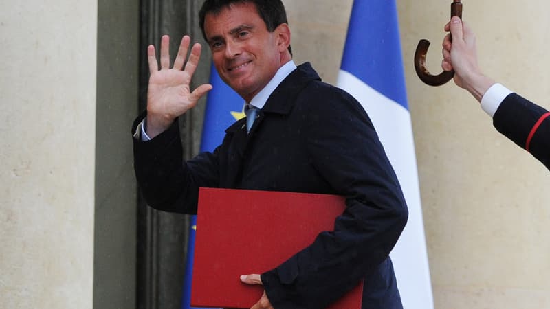 Manuel Valls à son entrée à l'Elysée lundi soir, pour consulter François Hollande sur le remaniement.