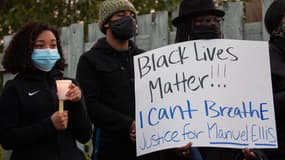 Des manifestants demandent justice pour Manuel Ellis 
