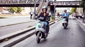 Les scooters Coup débarquent à Paris face aux Cityscoot installés depuis un an dans la capitale.