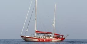 Le bateau de sauvetage de l'ONG espagnole Proactiva Open Arms au large de la Libye le 17 juillet 2018