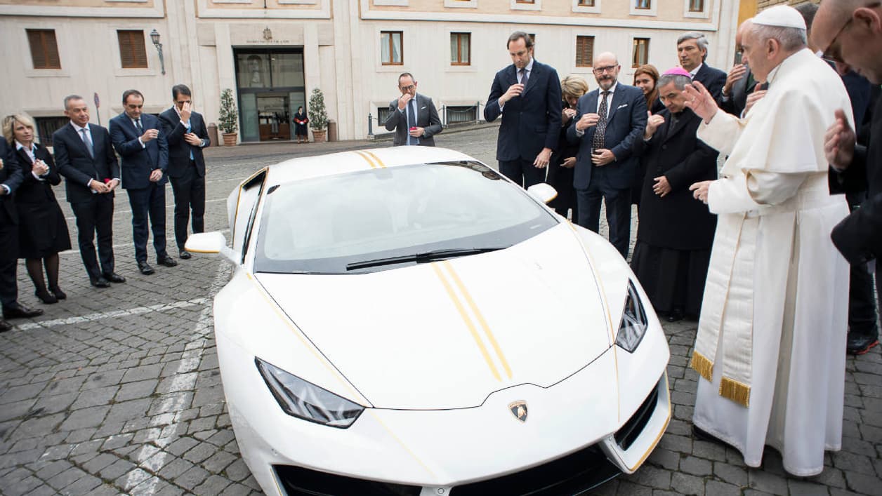 Le pape a béni la superspotive italienne Le pape a béni la superspotive italienne