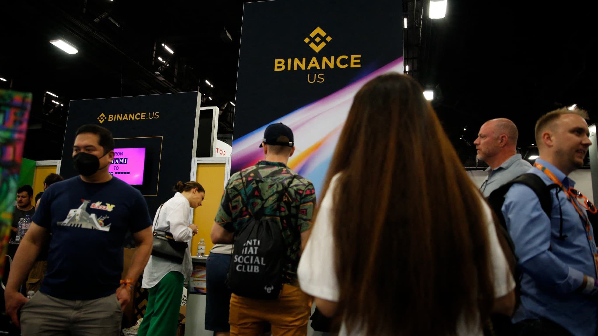 Photo of Binance denies mixing customer deposits with its own funds