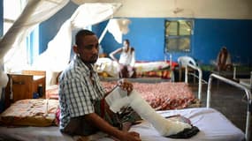 A l'hôpital de Marka, en Somalie. Selon l'Organisation de coopération et de développement économique (OCDE), l'aide budgétaire des pays riches aux pays pauvres a reculé de 4% en valeur réelle en 2012, après avoir baissé de 2% en 2011. /Photo prise le 18 d