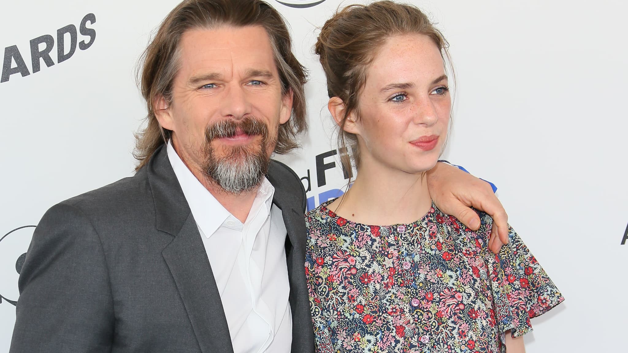 Ethan Hawke et sa fille Maya vont interpréter un duo père-fille dans un