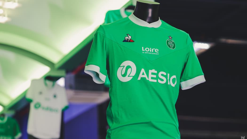 Saint-Etienne : les nouveaux maillots Saint-Etienne : les nouveaux maillots