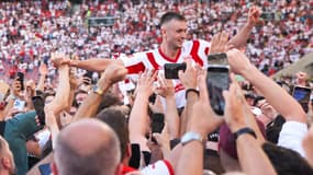Saša Kalajdžić célébrant le maintien de Sttutgart en Bundesliga le 14 mai 2022. 