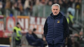 José Mourinho sur le banc de la Roma, le 4 février 2023.