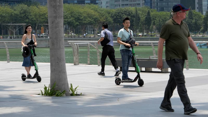 Les trottinettes étaient déjà interdites de circulation sur les routes de Singapour et leur usage sera désormais restreint aux pistes cyclables et aux voies reliant des parcs.