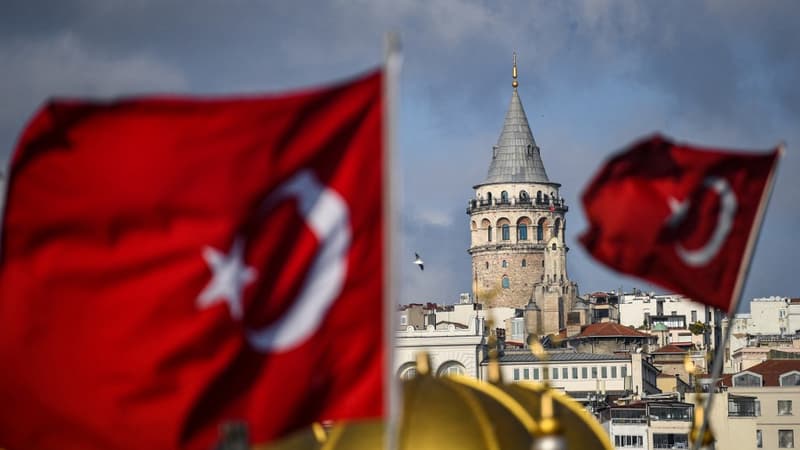 Des drapeaux turcs à Istanbul, le 6 décembre 2020.