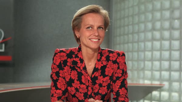 Christine Ockrent sur le plateau du "20 heures" d'Antenne 2 en septembre 1988.