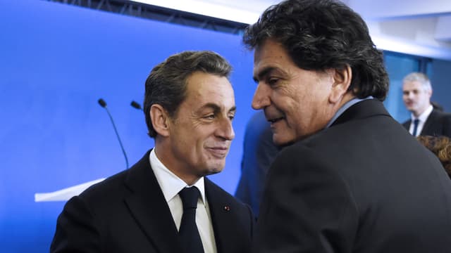 Pierre Lellouche, à droite, a invité ses collègues UMP à saisir le Conseil constitutionnel sur la loi Renseignement.