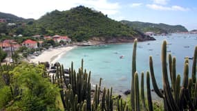 Aux Antilles, la saison touristique s'étend de décembre à avril.