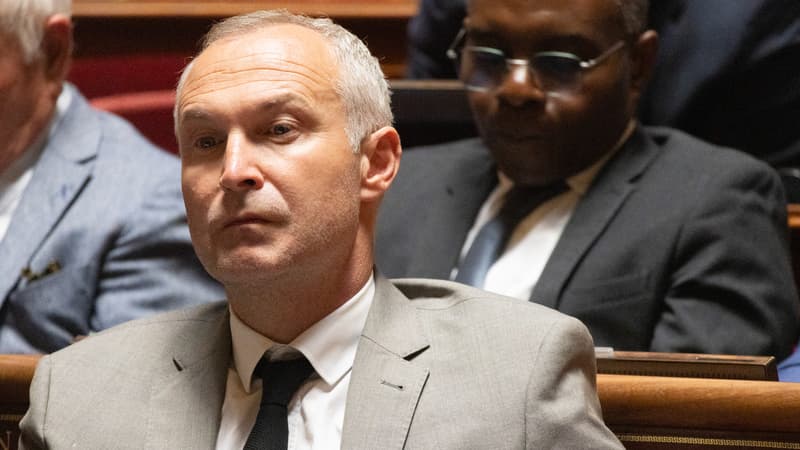 Accusé d'organiser un cocktail pour célébrer l'adoption du texte sur la fin de vie, le ministre des relations avec le Parlement reporte une "rencontre" pour "lever toute ambiguïté"