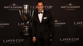Roger Federer à côté de la Laver Cup