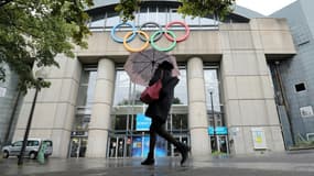 Entrée de la piscine olympique Georges Vallerey à Paris, le 13 septembre 2017