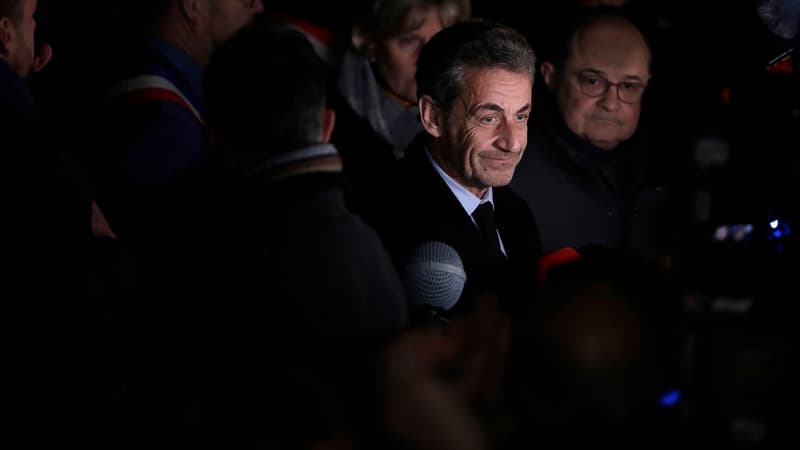 Nicolas Sarkozy place de la République, à Paris, le 19 février. 