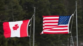 Les drapeaux du Canada et des États-Unis le 1er mars 2017 à Pittsburg (illustration)