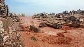 Photographie des dégâts causés par de graves inondations à Derna, dans l'est de la Libye, le 11 septembre 2023.