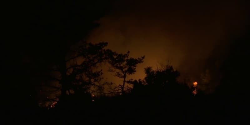 L'incendie à Massegros, en Lozère, dans la nuit du 8 au 9 août 2022.