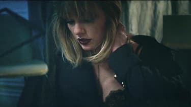 Taylor Swift dans le clip "I don't wanna live forever"
