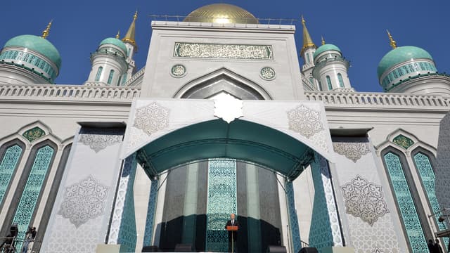 Vladimir Poutine inaugure la Grande Mosquée de Moscou, le 23 septembre.