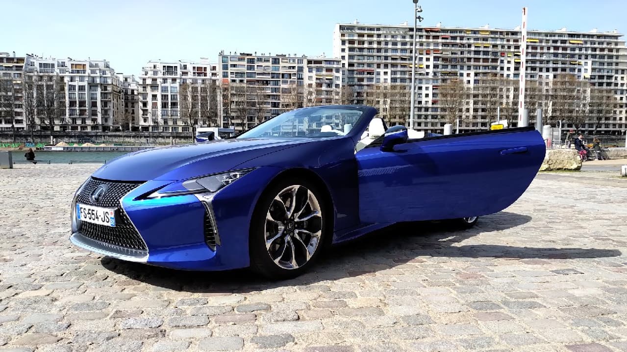 Depuis son lancement en 2017, Lexus a vendu 240 LC, toutes configurations confondues (Coupé, 500h et V8) dont six cabriolets. Il a été officiellement présenté en avril 2020, avec une mise sur le marché en fin d'année. Depuis son lancement en 2017, Lexus a vendu 240 LC, toutes configurations confondues (Coupé, 500h et V8) dont six cabriolets. Il a été officiellement présenté en avril 2020, avec une mise sur le marché en fin d'année.