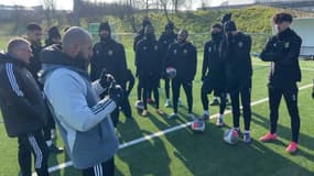 Les joueurs de St Priest en préparation de leur 16e de finale de Coupe de France, janvier 2024