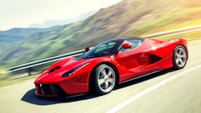 Une LaFerrari Spider? Ferrari ne confirme pas, mais l'idée de voir ce jouet ultime décliné en décapotable en fera saliver plus d'un(e).