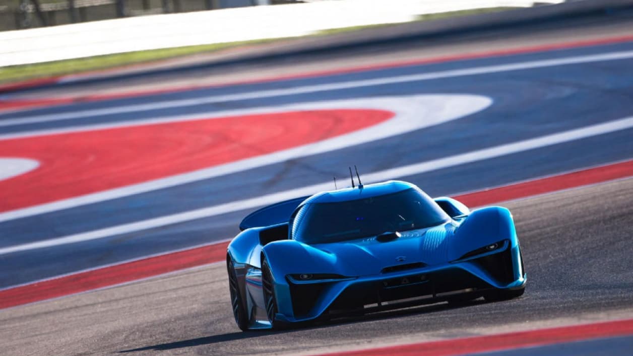 Y-a-t-il un pilote dans la supercar? Y-a-t-il un pilote dans la supercar?