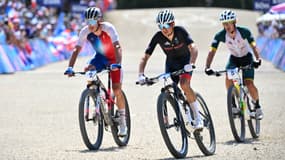 Tom Pidcock et Victor Koretzky lors des JO de Paris 2024, le 29 juillet 2024