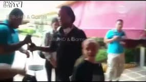 Ronaldinho perturbé par une présentatrice TV