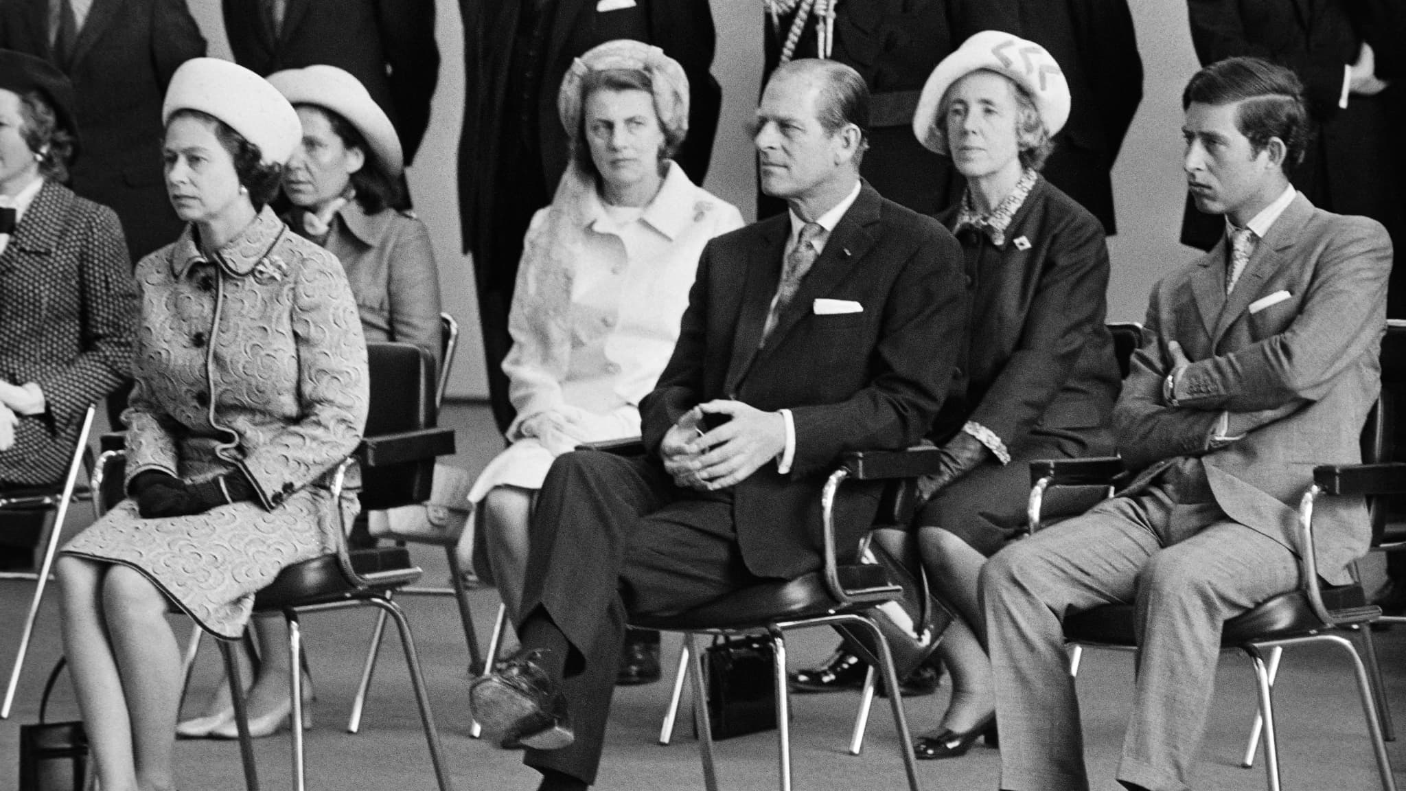 La reine Elizabeth II, le prince Philip et de son fils le prince Charles, en 1972 lors d'une visite d'Etat en France.