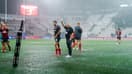 Pierre Mignoni et ses joueurs saluent les supporters après le report du match Toulon-La Rochelle, le 21 septembre 2025