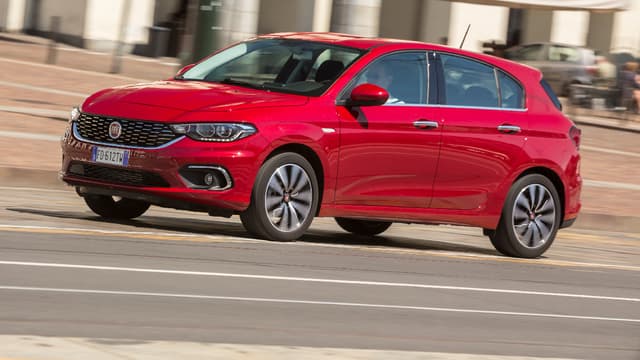 La Tipo était apparue une première fois en 1988, c'était alors la compacte de la gamme Fiat. En 2016, elle reste une compacte, avec un positionnement qui se veut très économique.
