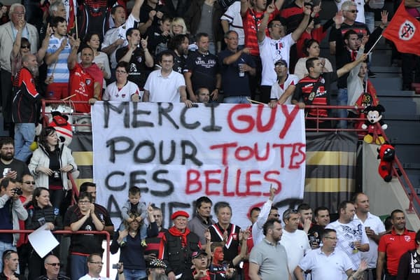 Le public du stade Ernest-Wallon rend hommage à Guy Novès
