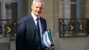 Le ministre de l'Economie Bruno Le Maire à la sortie de l'Elysée, le 19 avril 2023 à Paris
