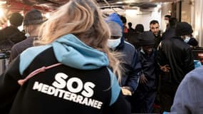 À bord d'Ocean Viking l'ong SOS Méditerranée vient en aide aux migrants avant de débarquer à Toulon le 11 novembre 2022