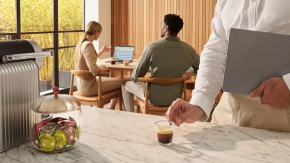 Avec Nespresso Professionnel, offrez une expérience unique à vos collaborateurs et clients 