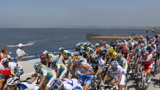 Le peloton du Tour de France s'élance de Corse samedi 29 juin