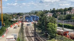 Les deux nouveaux ponts qui doivent accueillir les RER B et C ont été posés en début de semaine.