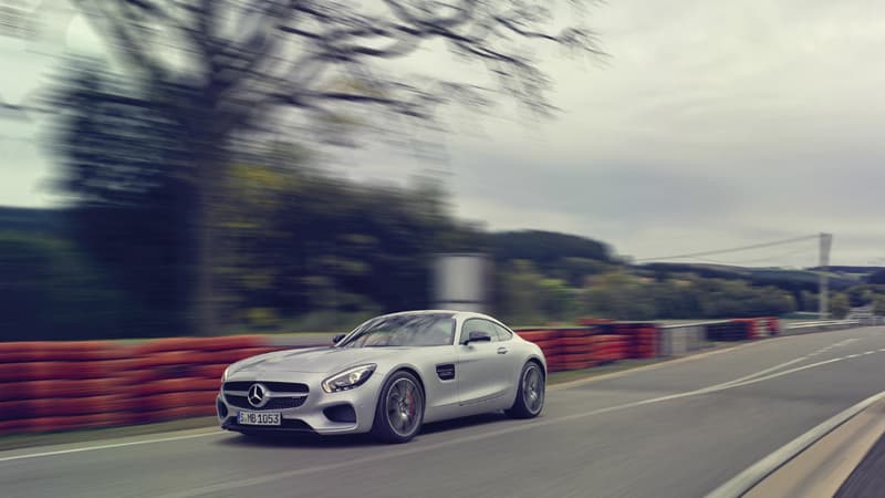D'ici la fin de l'année, AMG, la division sportive de Mercedes, prépare une version encore plus vitaminée de la GT, la GT R. 