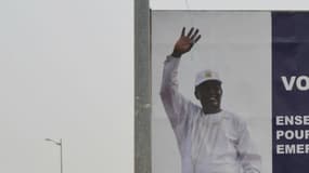 Une affiche de campagne du président Idriss Deby Itno en avril 2016