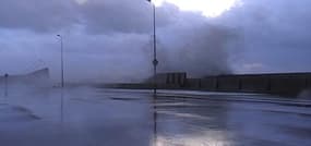 Impressionnante tempête sur Saint-Guénolé - Témoins BFMTV