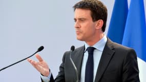 Manuel Valls s'adresse à la presse pour évoquer les perspectives de septembre.