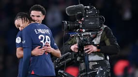 Les caméras de télévision pour un match du PSG