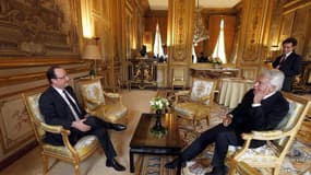 L'ancien président du gouvernement espagnol, Felipe Gonzalez, reçu pendant plus d'une heure par François Hollande à l'Elysée vendredi, a mis en garde contre toute politique "austéricide" en Europe, à laquelle il demande de donner des signes d'espoir, nota