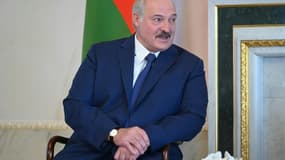 Le président bélarusse Alexandre Loukachenko rencontre son homologue russe Vladimir Poutine à Saint-Petersbourg le 13 juillet 2021