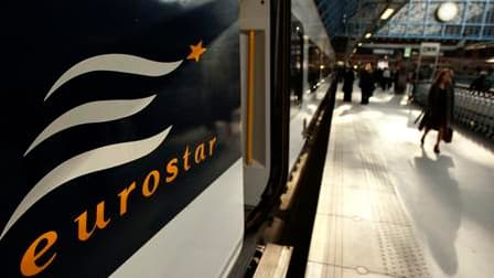 Le trafic Eurostar a été brièvement interrompu samedi matin en raison d'un dégagement de fumée dans une navette d'Eurotunnel dans le tunnel sous la Manche. /Photo d'archives/REUTERS/Stephen Hird