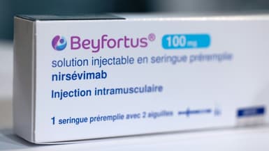 Une boîte de Beyfortus, traitement contre le virus à l'origine de la bronchiolite chez les nourrissons, le 27 septembre 2024 à Quimper