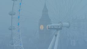 C en'est pas le brouillard mais le "smpg" qui recouvre Big Ben .